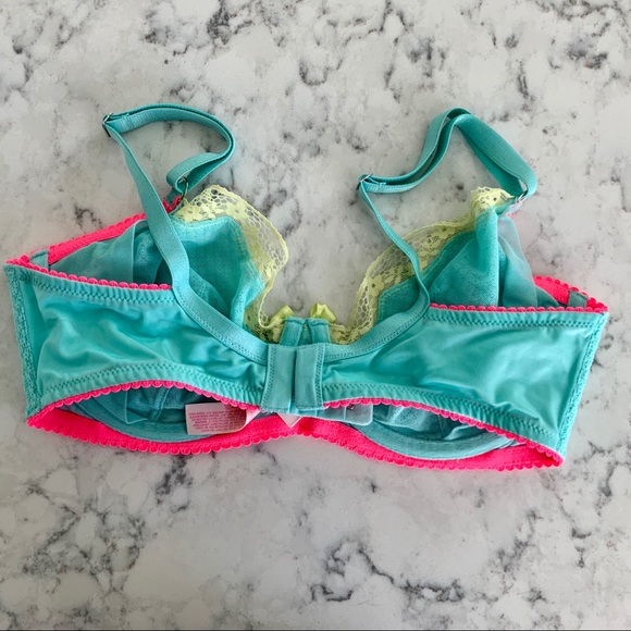 Victoria’s Secret Very Sexy Bra Set - Picture 3 of 7